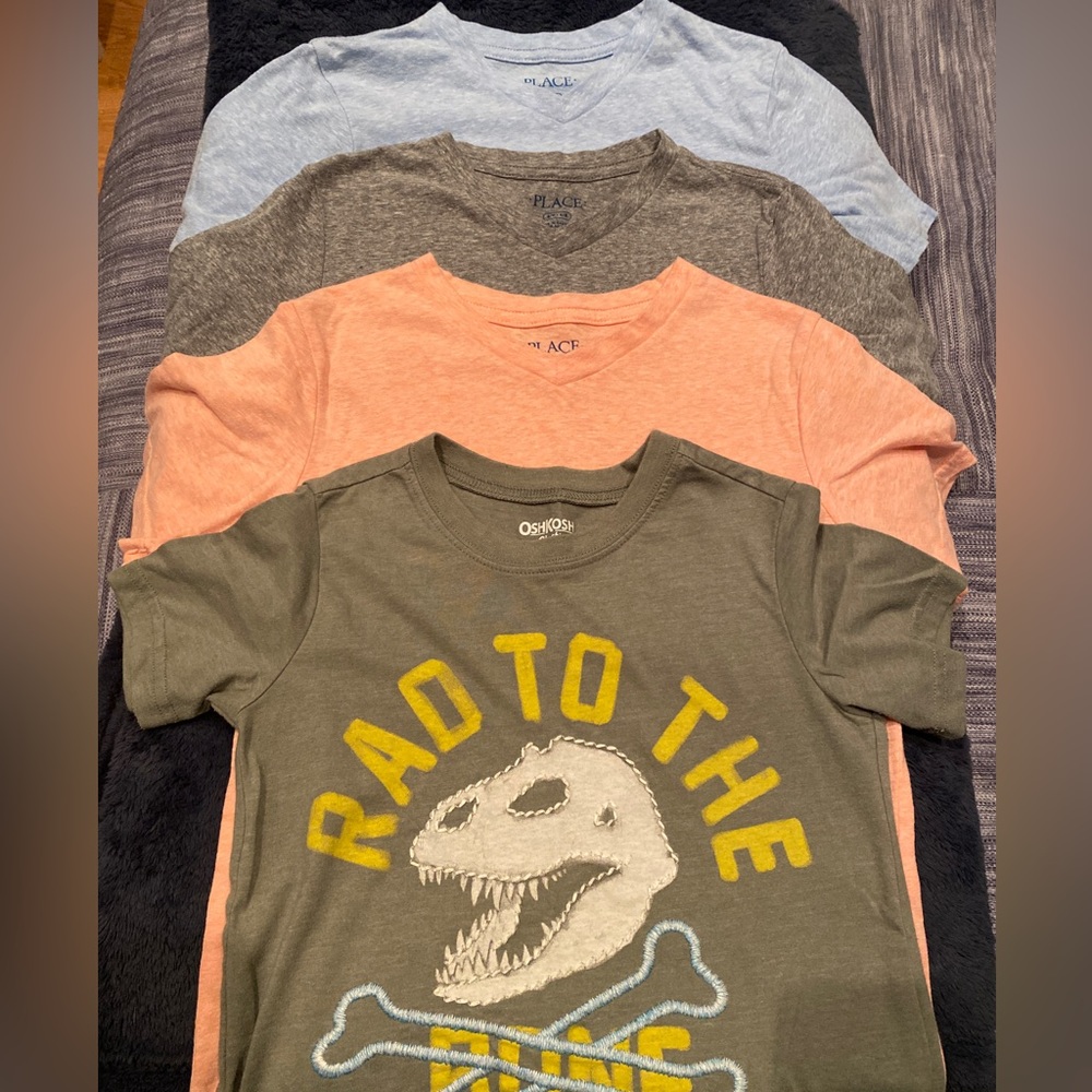Set of 5 boys Carter’s tops- all in great condition!
